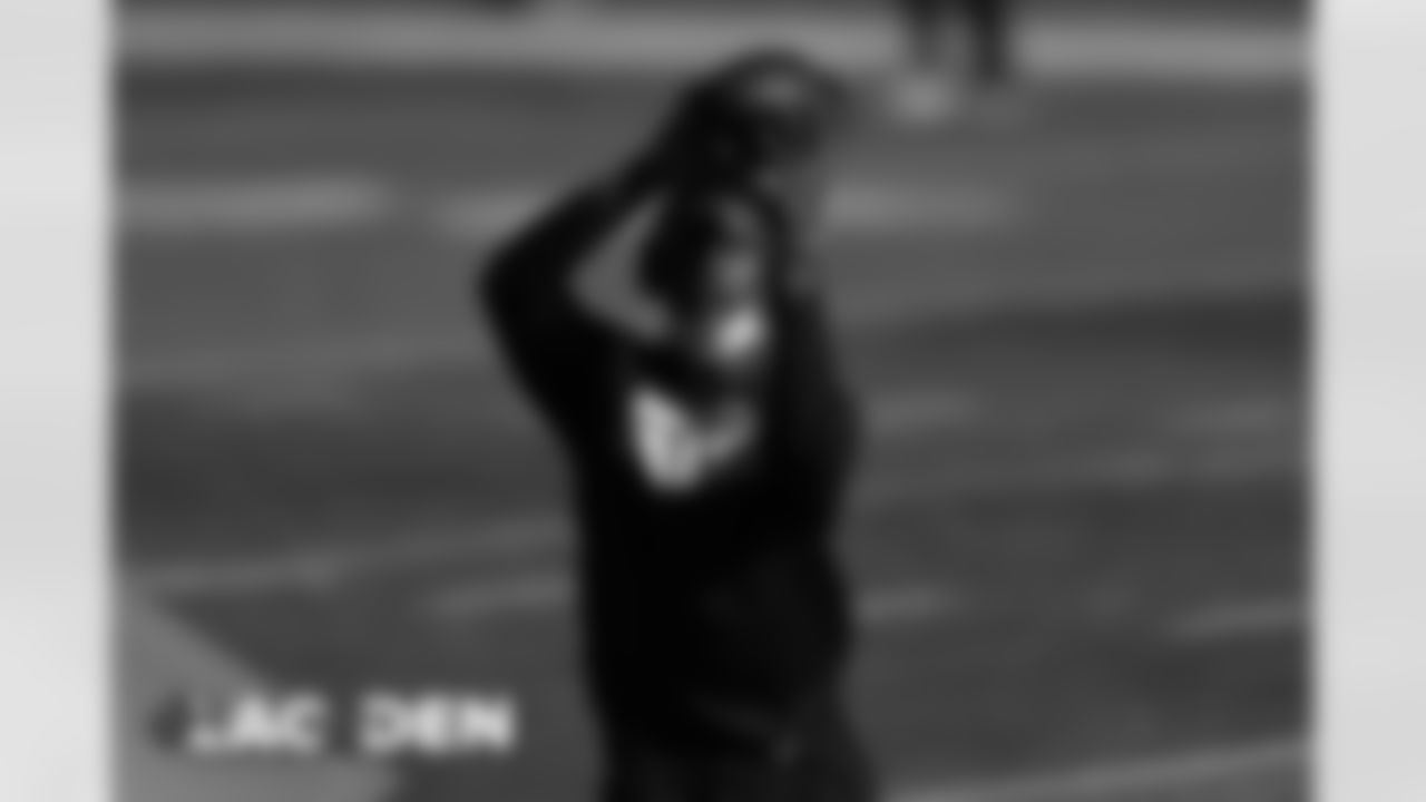 DaeSean Hamilton makes a catch before the Broncos' Week 8 game against the Los Angeles Chargers at Empower Field at Mile High on November 1, 2020. (Photo by Gabriel Christus)