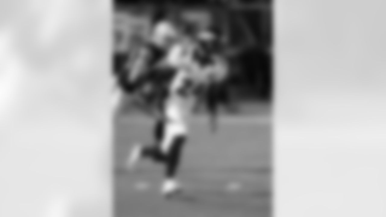 Bailey needs one interception to pass Tyrone Braxton (34) for sole possession of fourth place on the team's all-time interceptions list.