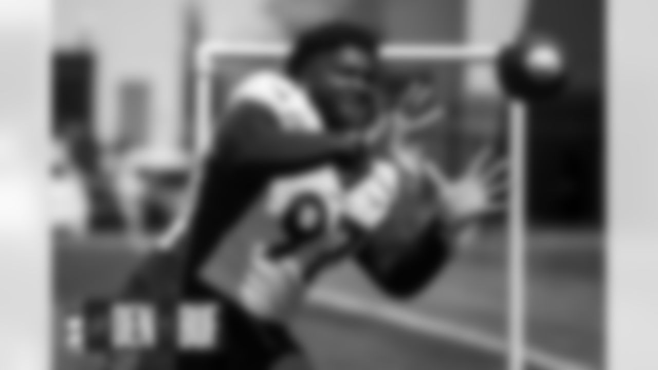 D.J. Jones at practice at UCHealth Training Center in Englewood, Colorado on August 15, 2022. (Photo by Ben Swanson)