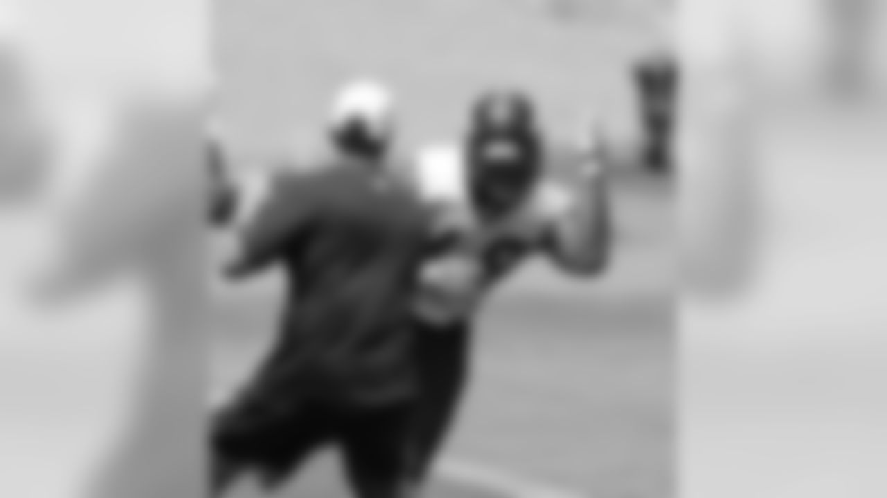 LB Chase Vaughn