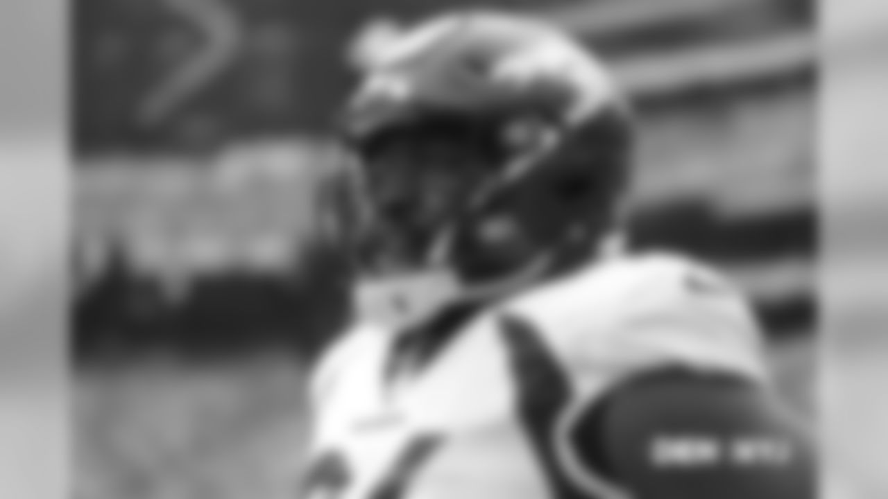 Shelby Harris during pregame warmups before the Broncos' Week 5 game against the New York Jets at MetLife Stadium on October 7, 2018.