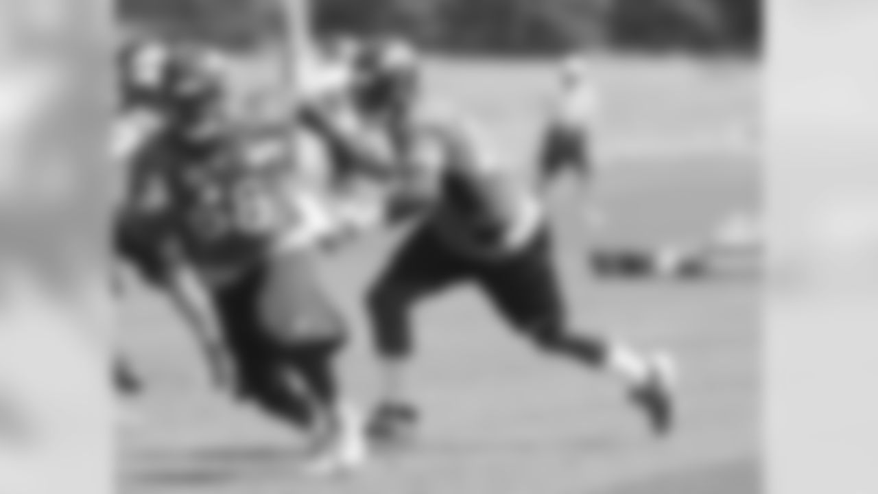 LBs Von Miller and Shaquil Barrett