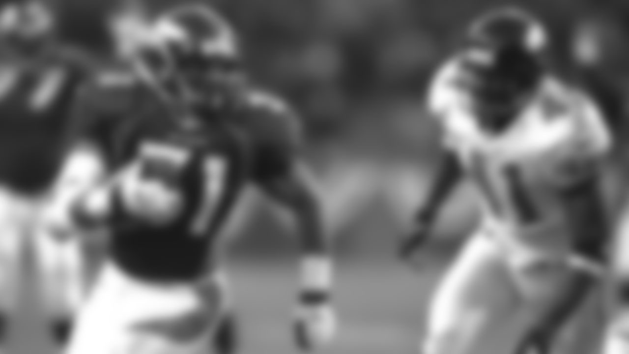 Derek Loville finds room to run during the Broncos' 42-17 win over the Jacksonville Jaguars in the Wild Card round of the 1997 playoffs on December 27, 1997 at Mile High Stadium.