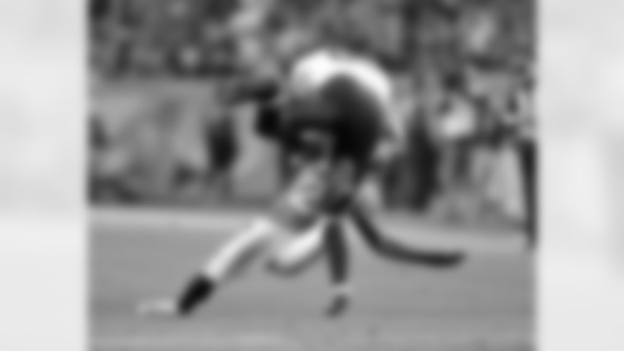 CB Champ Bailey undercuts a Saint for a first-half tackle.