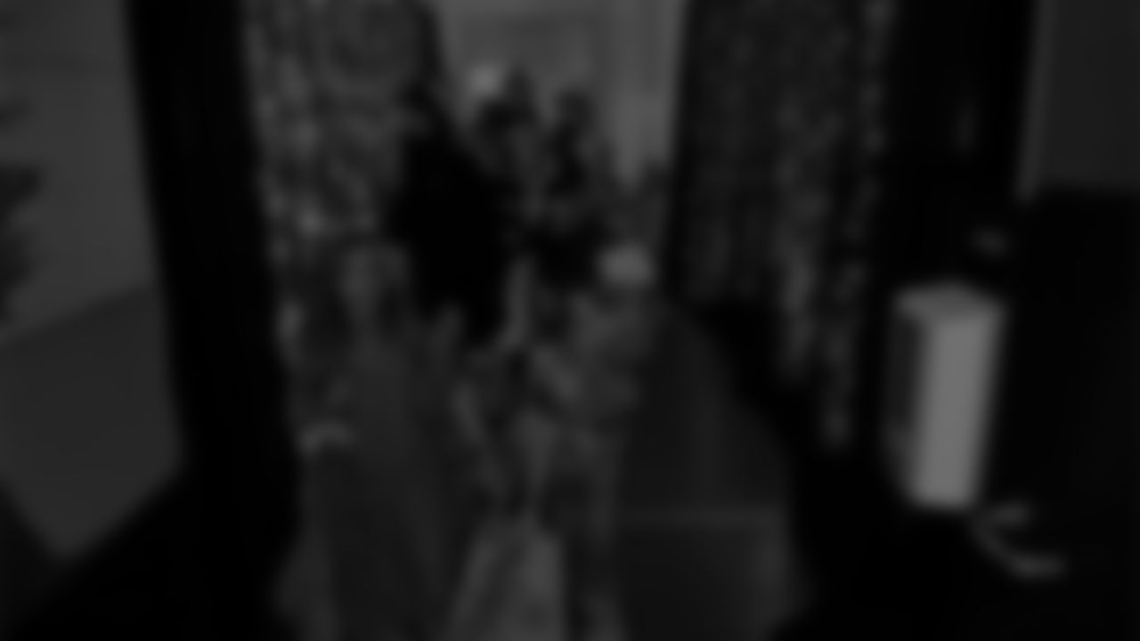 trickortreat_gallery_wide_0013_BRONCOS TRICK OR TREAT00086862