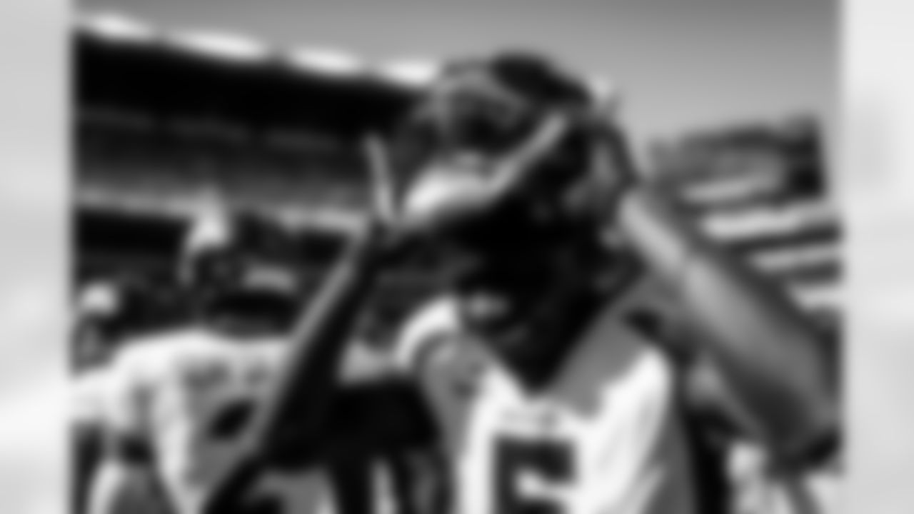 Denver Broncos quarterback Teddy Bridgewater (5) during the NFL game against the Pittsburgh Steelers on Sunday, October 10, 2021 at Heinz Field in Pittsburgh, Pennsylvania.
Photo by Gabriel Christus