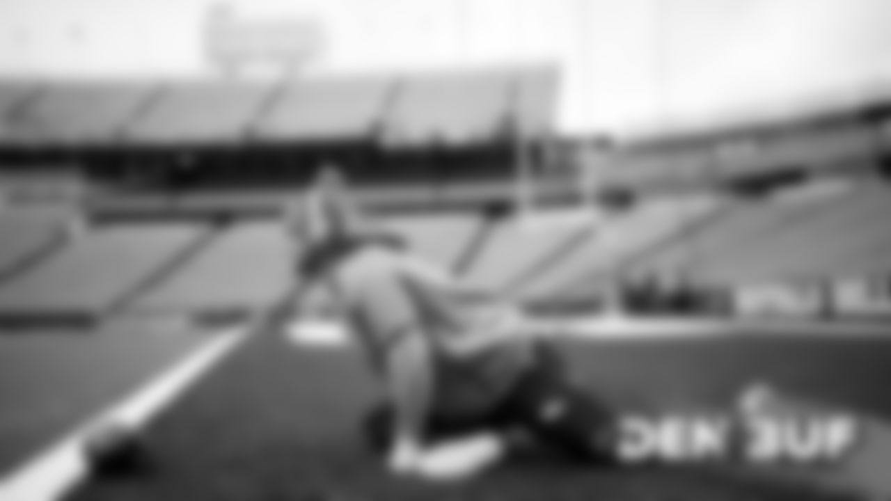 Andrew Beck before the Broncos' Week 12 game against the Buffalo Bills at New Era Field on November 24, 2019. (Photo by Gabriel Christus)