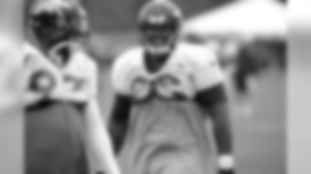 DT Kevin Vickerson