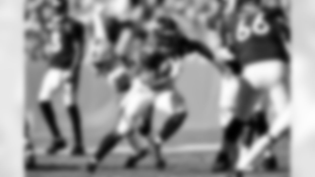 Melvin Gordon III during the Broncos' Week 6 game against the Las Vegas Raiders at Empower Field at Mile High in Denver, Colorado on October 17, 2021. (Photo by Eric Lars Bakke)