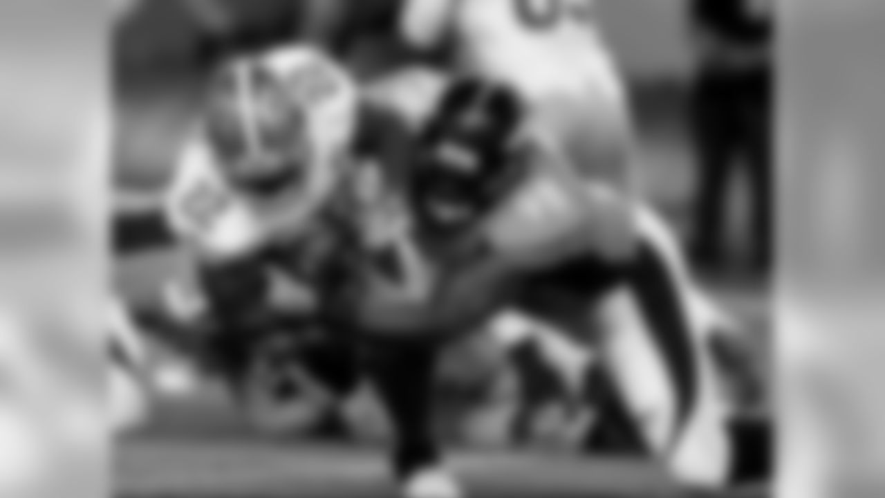 Nose tackle Darius Kilgo (98)