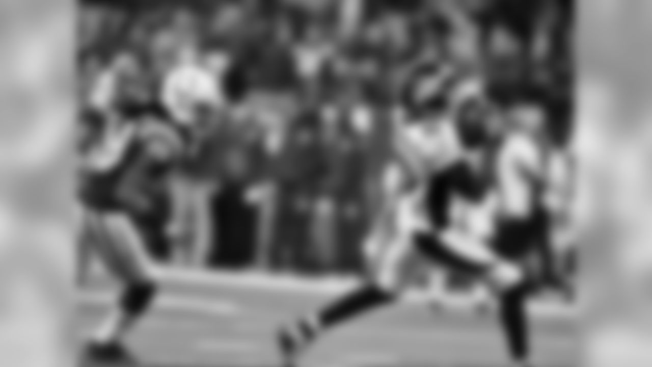 Last game, 2015 Week 9: Colts 27, Broncos 24
In 2015, the Colts gained an early 17-0 lead in the first half before an Omar Bolden punt return cut the deficit to 10 points at halftime. The Broncos mounted a comeback to tie the game in the fourth quarter, but Indianapolis hit a go-ahead field goal and then forced an interception to keep the lead for the duration.
