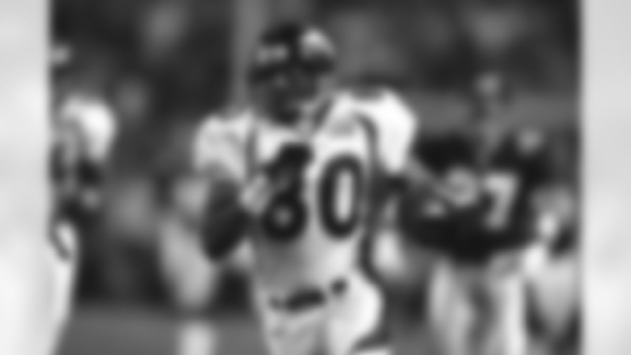 Rod Smith makes a 41-yard reception against the Atlanta Falcons at Pro Player Stadium in Miami, FL on January 31, 1999.