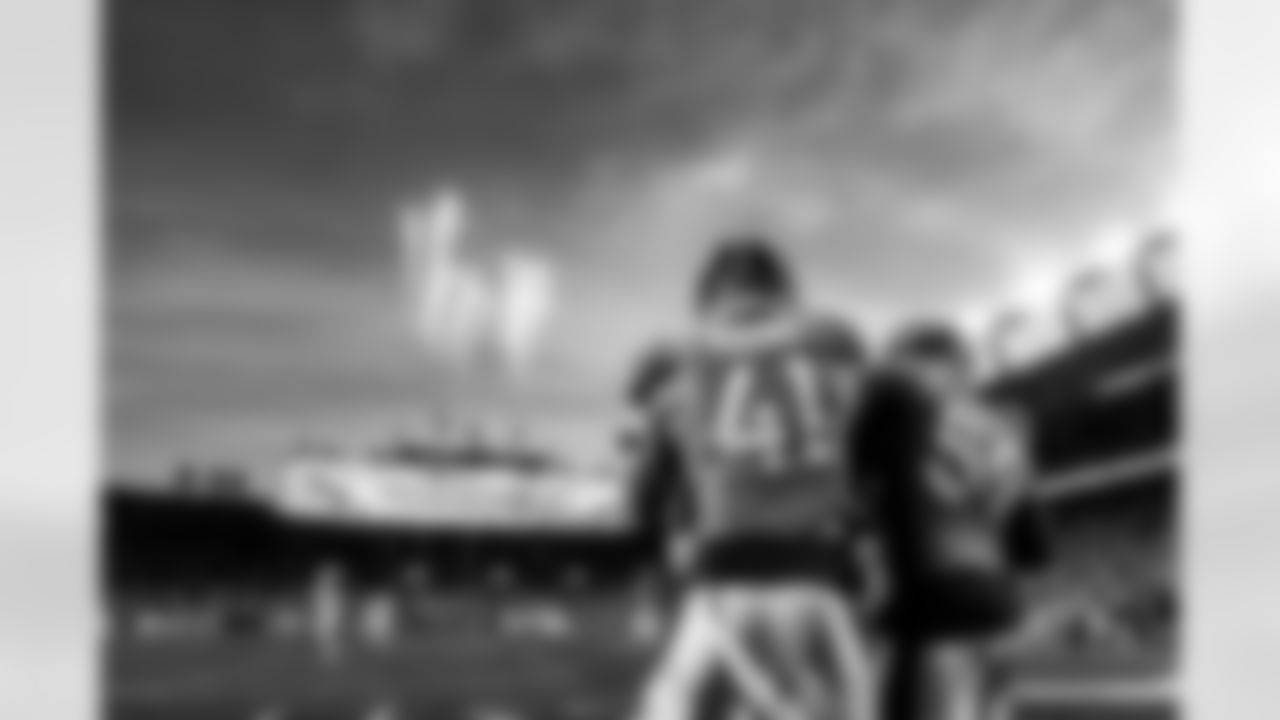 Denver Broncos linebacker Kenny Young (41) and linebacker Malik Reed (59) celebrate with cornerback Pat Surtain II (2) after a pick six during the NFL game against the Los Angeles Chargers on Sunday, November 28, 2021 at Empower Field at Mile High in Denver, Colorado.
Gabriel Christus