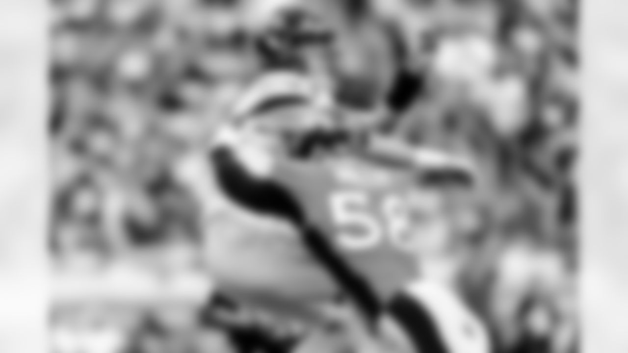 Von Miller during the Broncos' Week 2 game against the Jacksonville Jaguars at TIAA Bank Field in Jacksonville, Florida on September 19, 2021. (Photo by David Dermer)