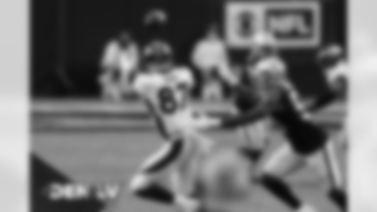 Noah Fant during the first half of the Broncos' Week 10 game against the Las Vegas Raiders at Allegiant Stadium in Las Vegas, Nevada. (Photo by Gabriel Christus)