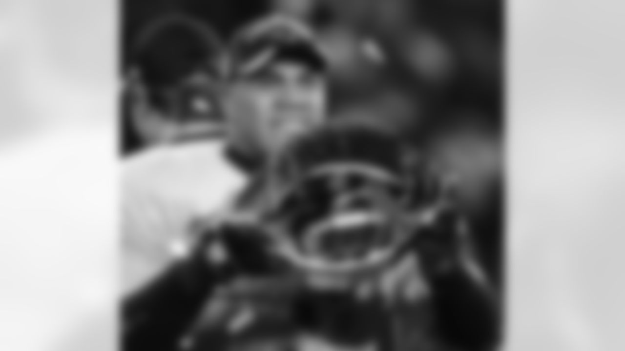 Junior Seau, a 12-time Pro Bowler and 10-time All-Pro passed away at the age of 43.
