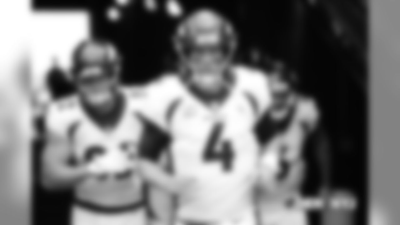 Case Keenum runs out of the tunnel before the NFL game against the New York Jets at MetLife Stadium in East Rutherford, New Jersey, October 07, 2018.
Photo by Gabriel Christus