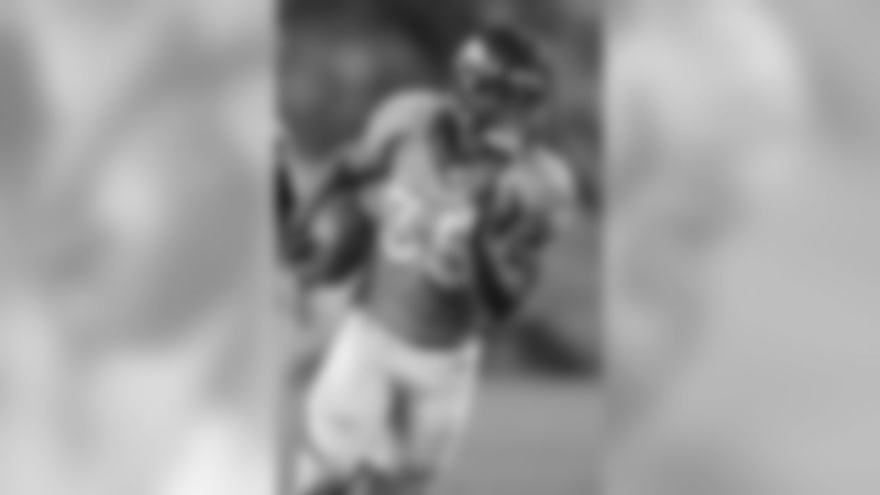 Running back Kapri Bibbs (35)