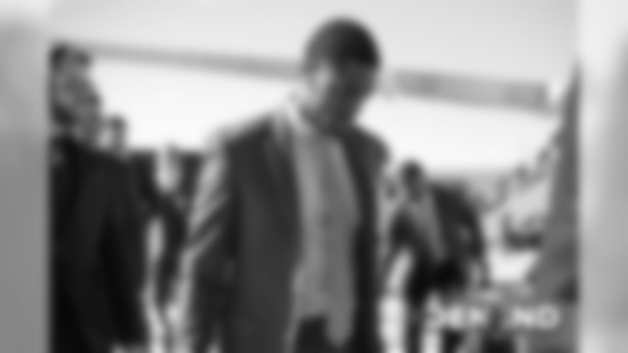 Coty Sensabaugh on the tarmac at Denver International Airport during the team's travel to Indiana on October 26, 2019 ahead of their Week 8 game against the Indianapolis Colts. (Photo by Ben Swanson)