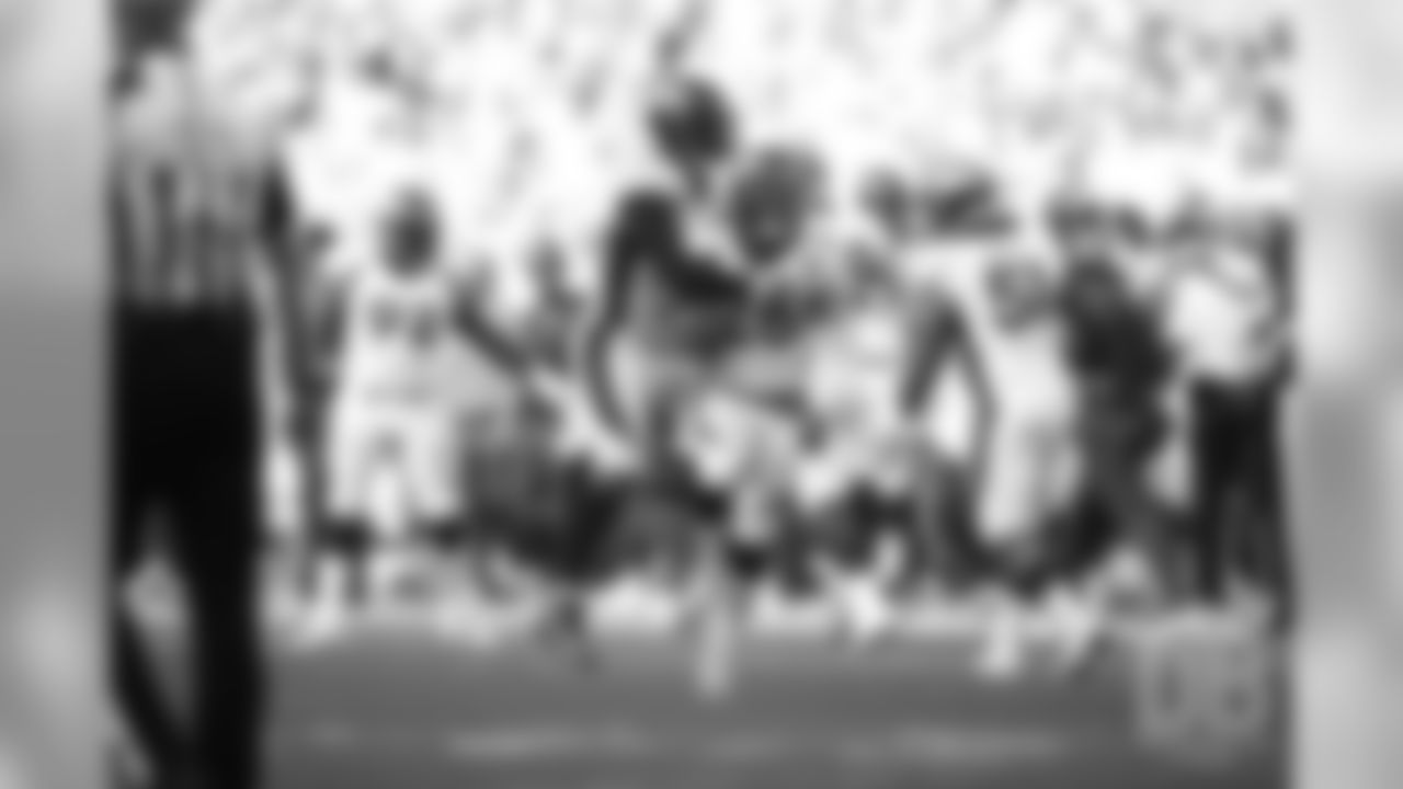 Von Miller: Lupus awareness
Chris Harris Jr.: Chris Harris Jr. FoundationCause: At-risk youth and underdogs