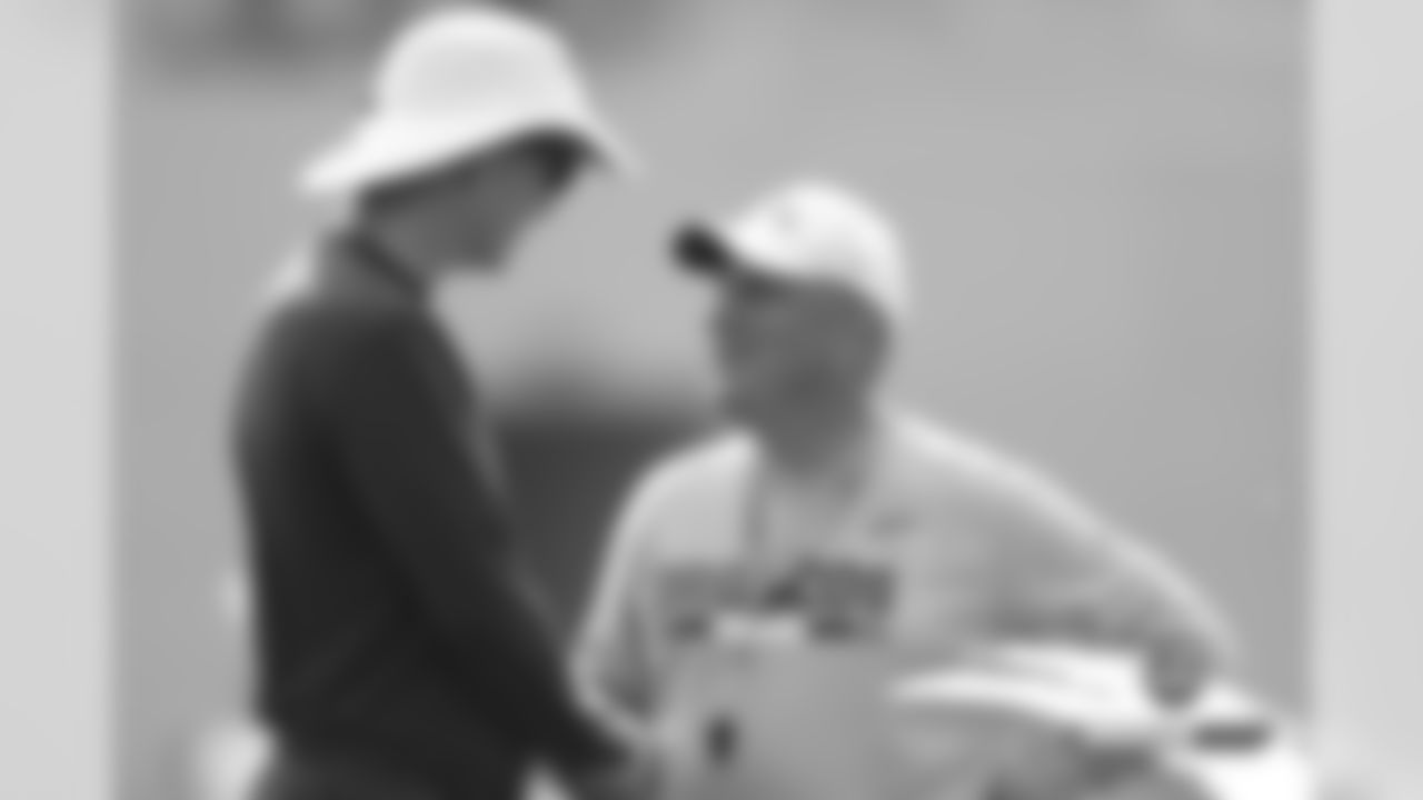 Vic Fangio and Peyton Manning during joint practice with the San Francisco 49ers at UCHealth Training Center in Denver, Colorado, August 16, 2019.
Photo by Gabriel Christus