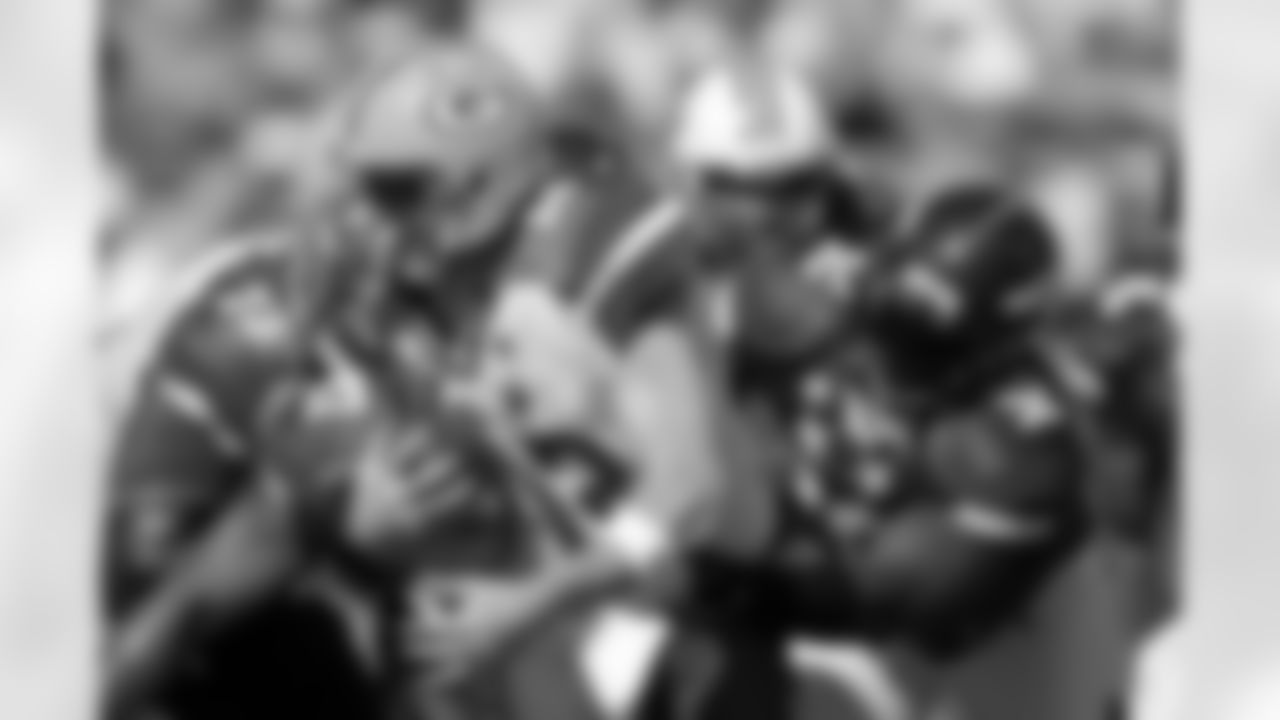 DE Elvis Dumervil joined LB Von Miller, T Ryan Clady, CB Champ Bailey, RB Willis McGahee and S Brian Dawkins in Hawaii.