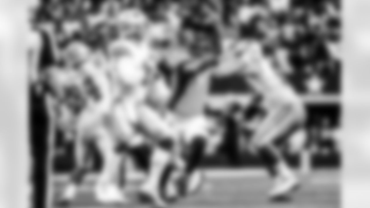 during the Broncos' Week 9 game against the Dallas Cowboys at AT&T Stadium in Arlington, Texas on November 7, 2021. (Photo by Joshua Gateley)