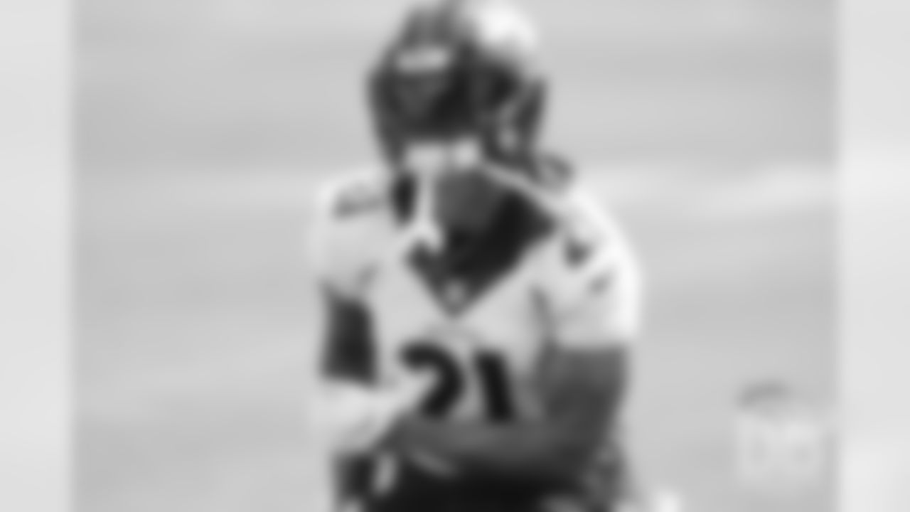 Su'a Cravens during the third and final day of voluntary veteran minicamp on April 18, 2019.