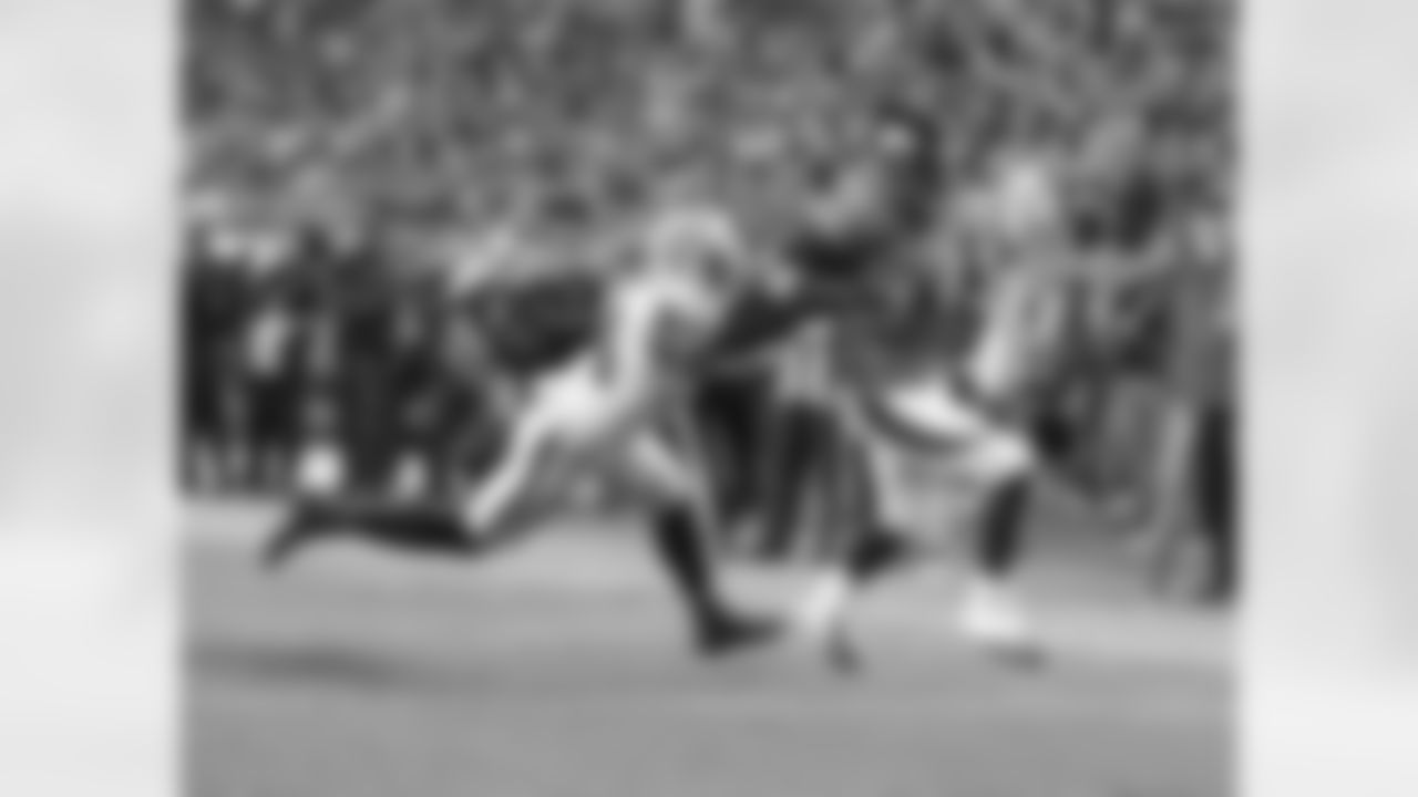 He joins Shannon Sharpe (1992-98), Riley Odoms (1973-75, '78) and Dwayne Carswell (2001) as Broncos tight ends to earn Pro Bowl selections.