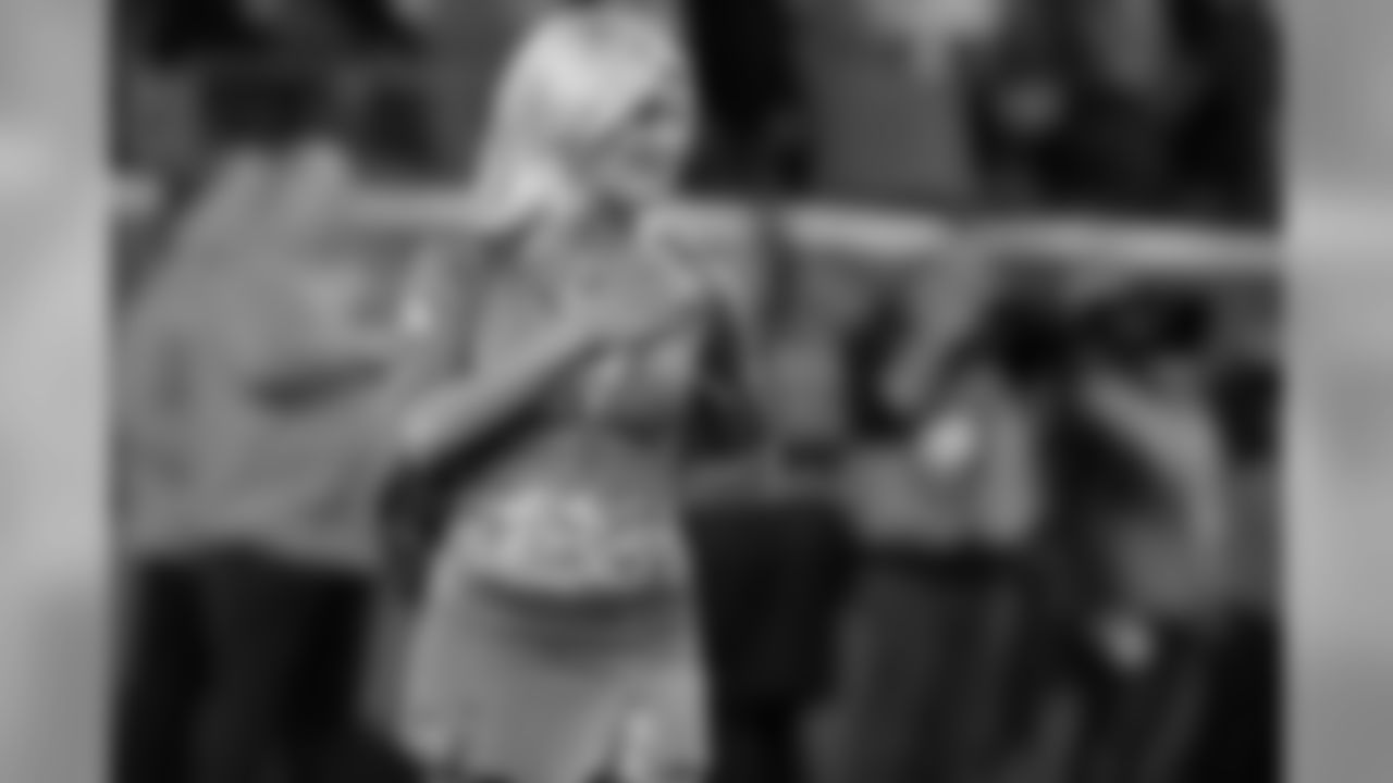 171112, Denver Broncos, New England Patriots, NEP, SNF DBC, Cheerleaders Madison