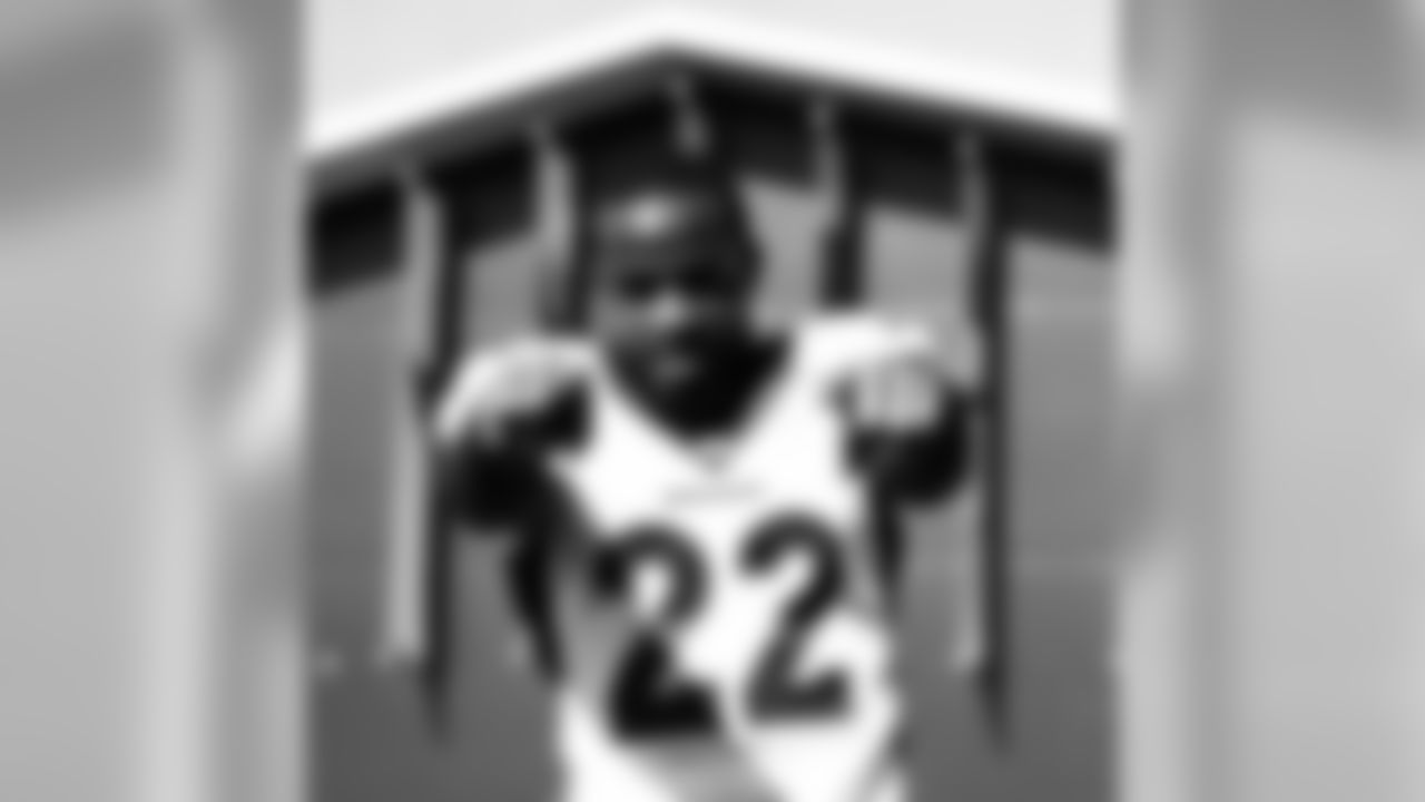 Kareem Jackson at a 2019 training camp practice. (Photo by Gabriel Christus)