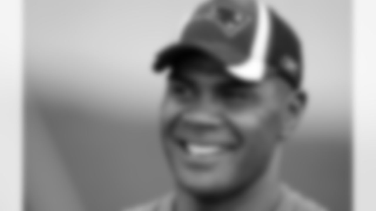 Junior Seau, a 12-time Pro Bowler and 10-time All-Pro passed away at the age of 43.
