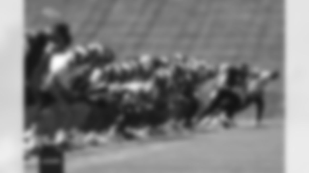 Team Sprints during the rookie minicamp on Friday, May 13, 2022 at UCHealth Training Center in Englewood, Colorado.
Photo by Gabriel Christus
