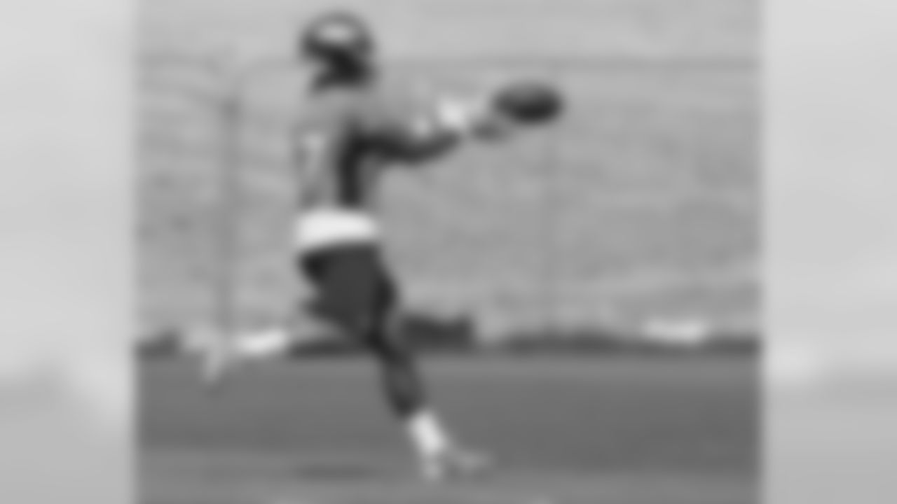 LB Corey Nelson