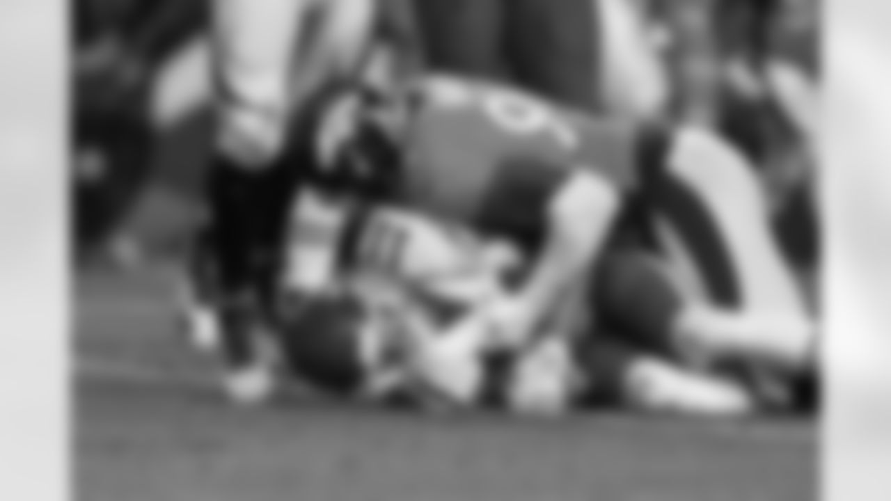 Lawrence Taylor. Derrick Thomas. Jared Allen. Those are just a few of the people DeMarcus Ware sits in front of in the all-time list of sack leaders. His sack of Alex Smith in a close November loss to Kansas City pushed him to 137.5 career sacks and into the top 10 all time. Ware would pick up one more sack on the year to finish with 138.5, good for eighth on the all-time list.