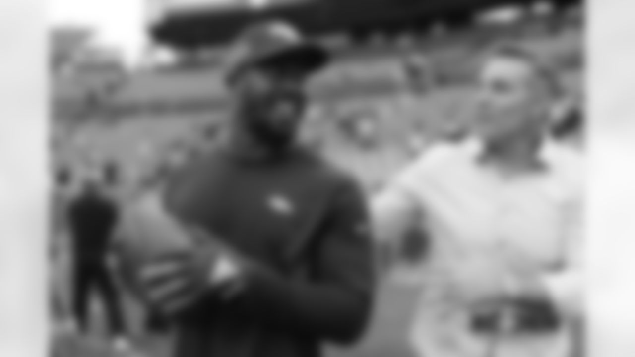 Von Miller and Kurt Warner during pregame warmups before the game against the Kansas City Chiefs during the game at Broncos Stadium at Mile High in Denver, Colorado, October 01, 2018.
Photo by Gabriel Christus
