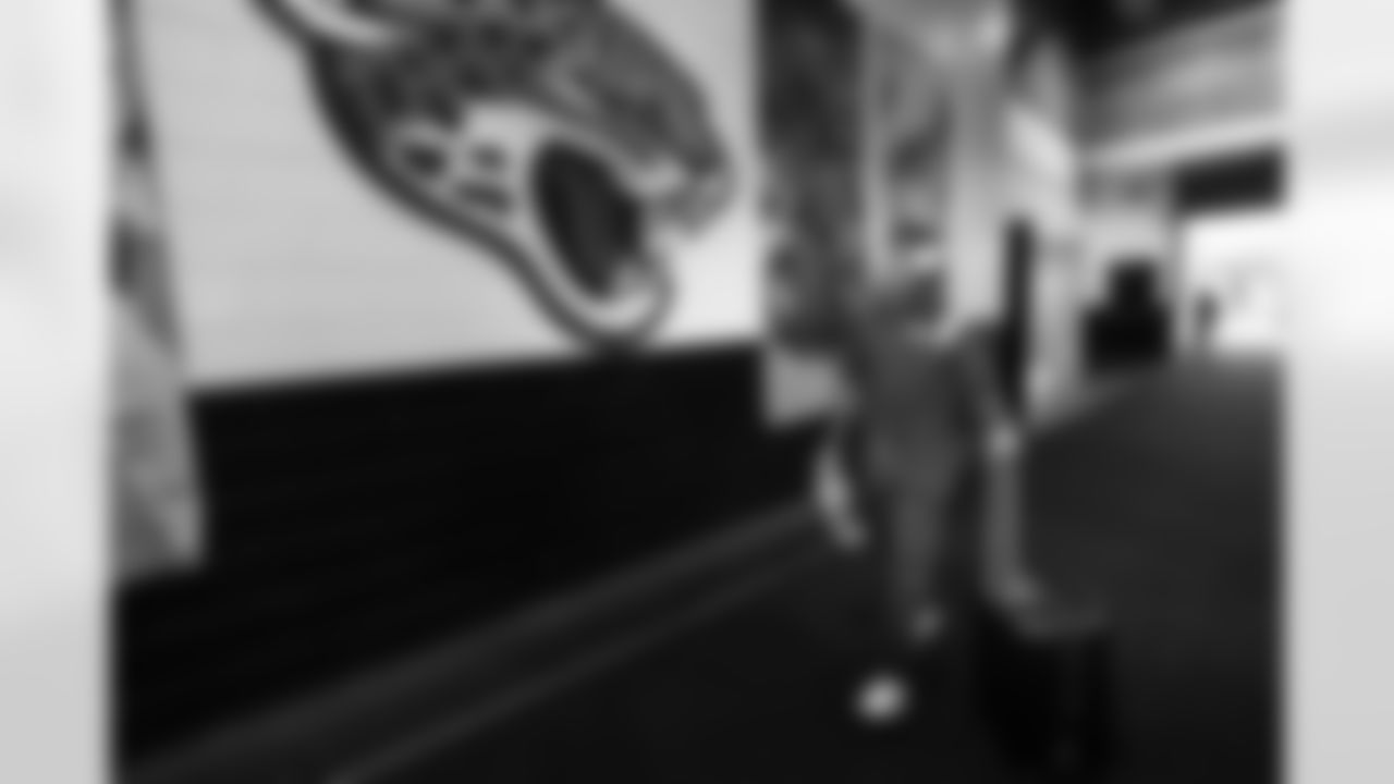 KJ Hamler arrives before the Broncos' Week 2 game against the Jacksonville Jaguars at TIAA Bank Field in Jacksonville, Florida on September 19, 2021. (Photo by Gabriel Christus)