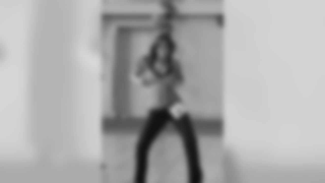 Early Childhood Studies major, 18 years dance training, 1 year San Francisco 49ers Cheerleader