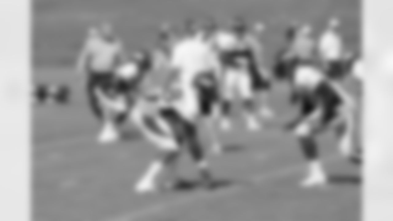 LB Shaquil Barrett and LB Von Miller