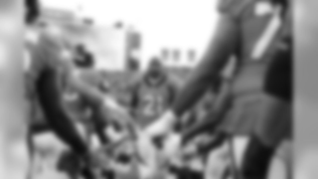 Cornerback Aqib Talib