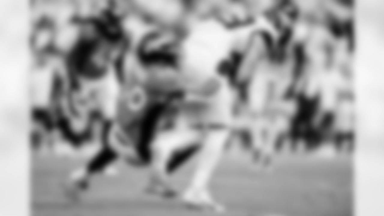 Justin Strnad during the Broncos' Week 2 game against the Jacksonville Jaguars at TIAA Bank Field in Jacksonville, Florida on September 19, 2021. (Photo by David Dermer)
