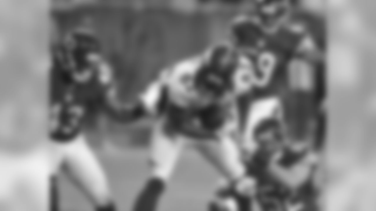 The big tight end is giving Bears defenders a tough time bringing him down.