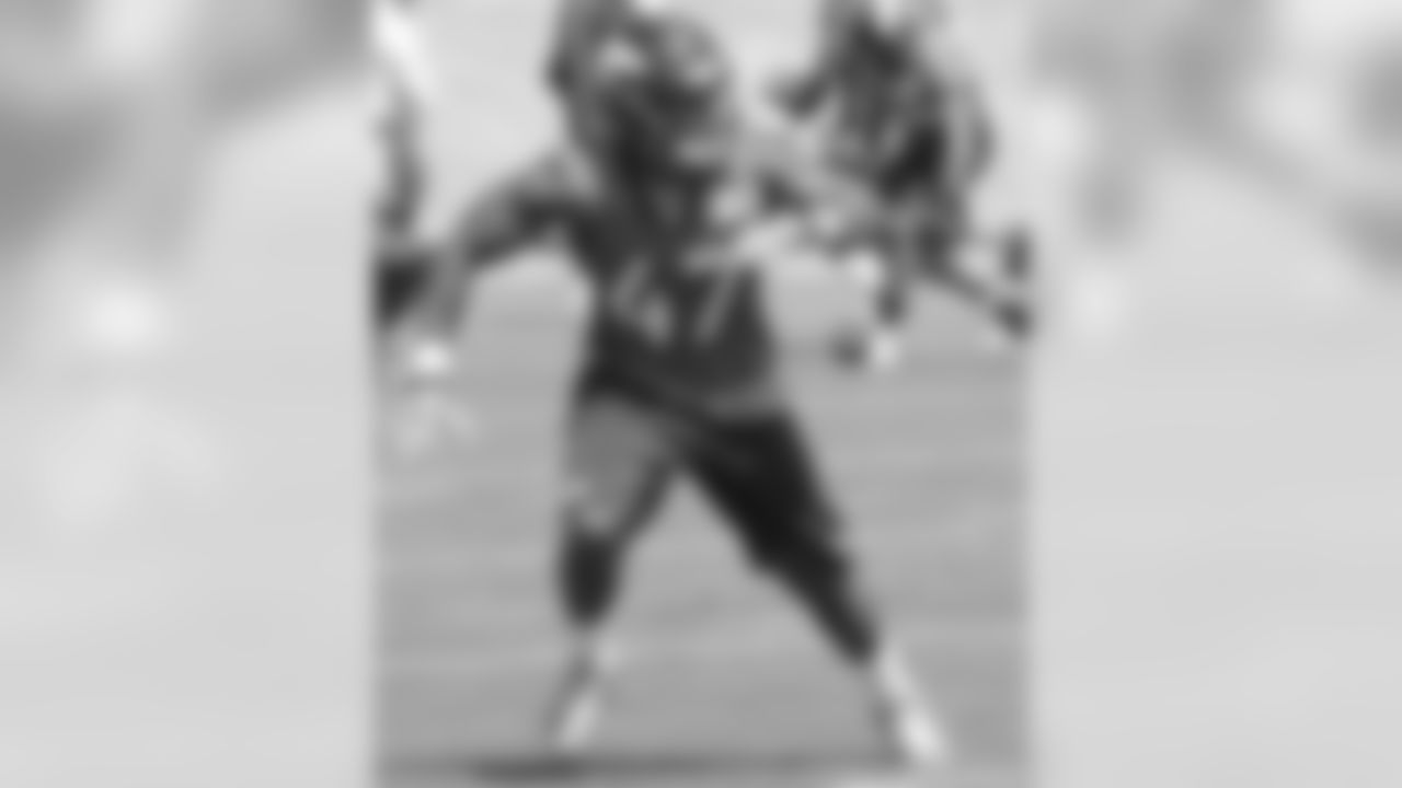 LB Corey Nelson