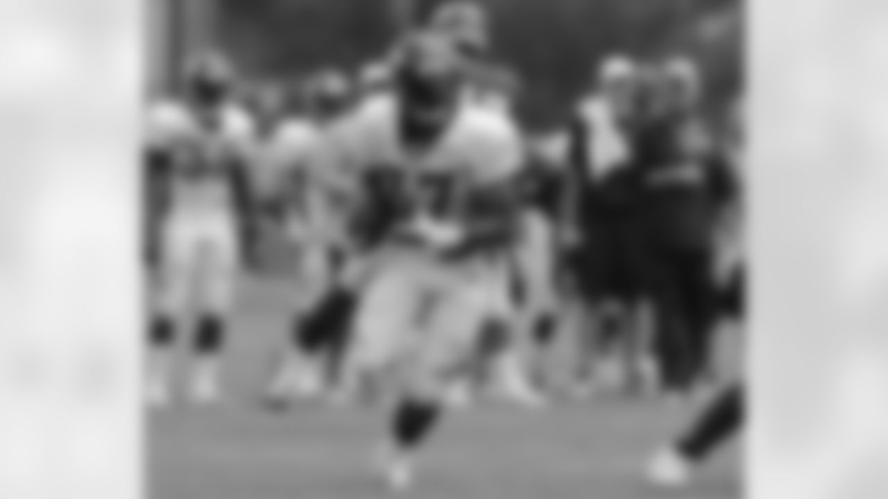 Johnson breaks free on a carry.
