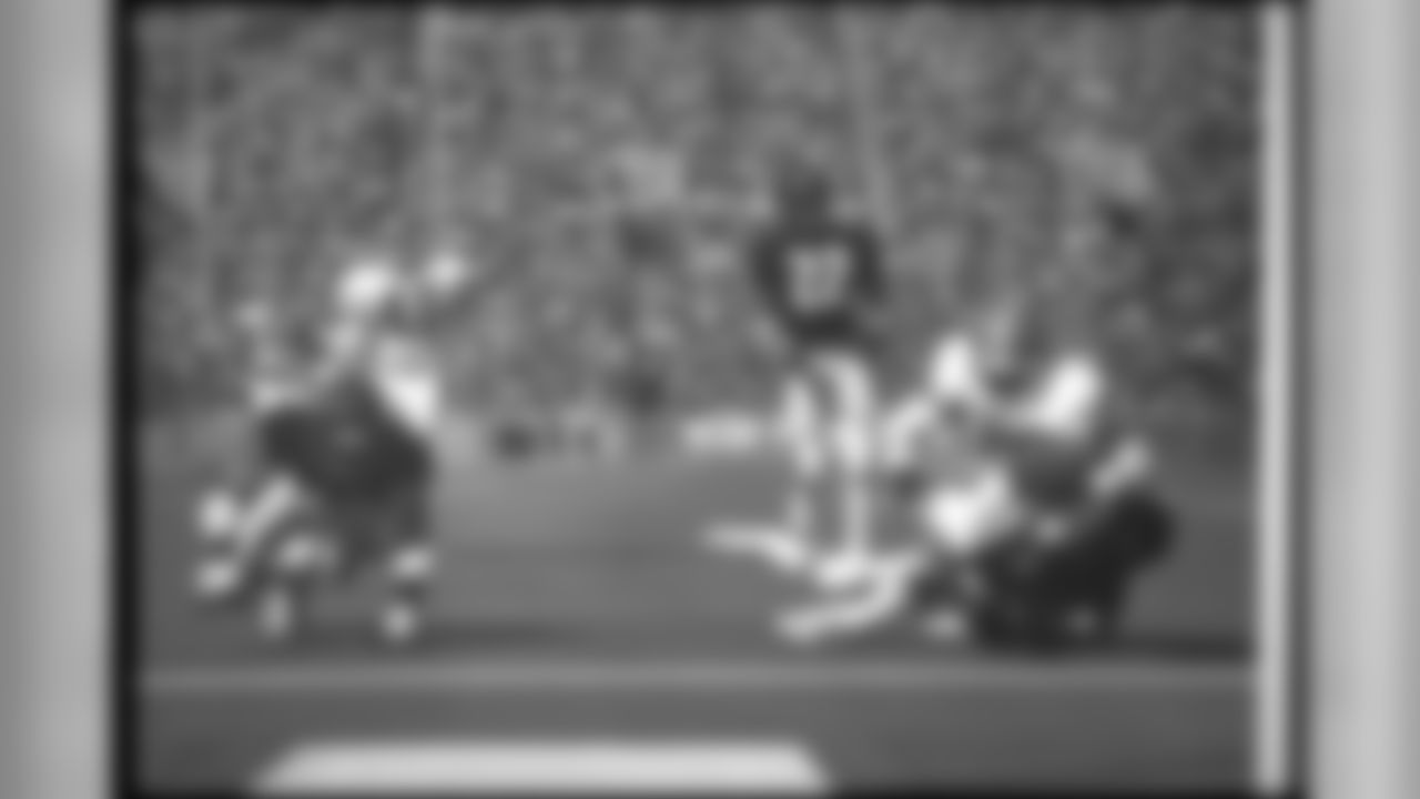 Rick Upchurch (1975 NFL Draft - fourth round, 95th overall) stretches to cross the goal line against the Bears. Upchurch, a four-time Pro Bowler and three-time First-Team All-Pro, was inducted into the Broncos Ring of Fame in 2014 after a career with 4,369 receiving yards, 24 receiving touchdowns, eight total punt returns for touchdowns and a 12.1 punt return yard average (seventh overall in NFL history).