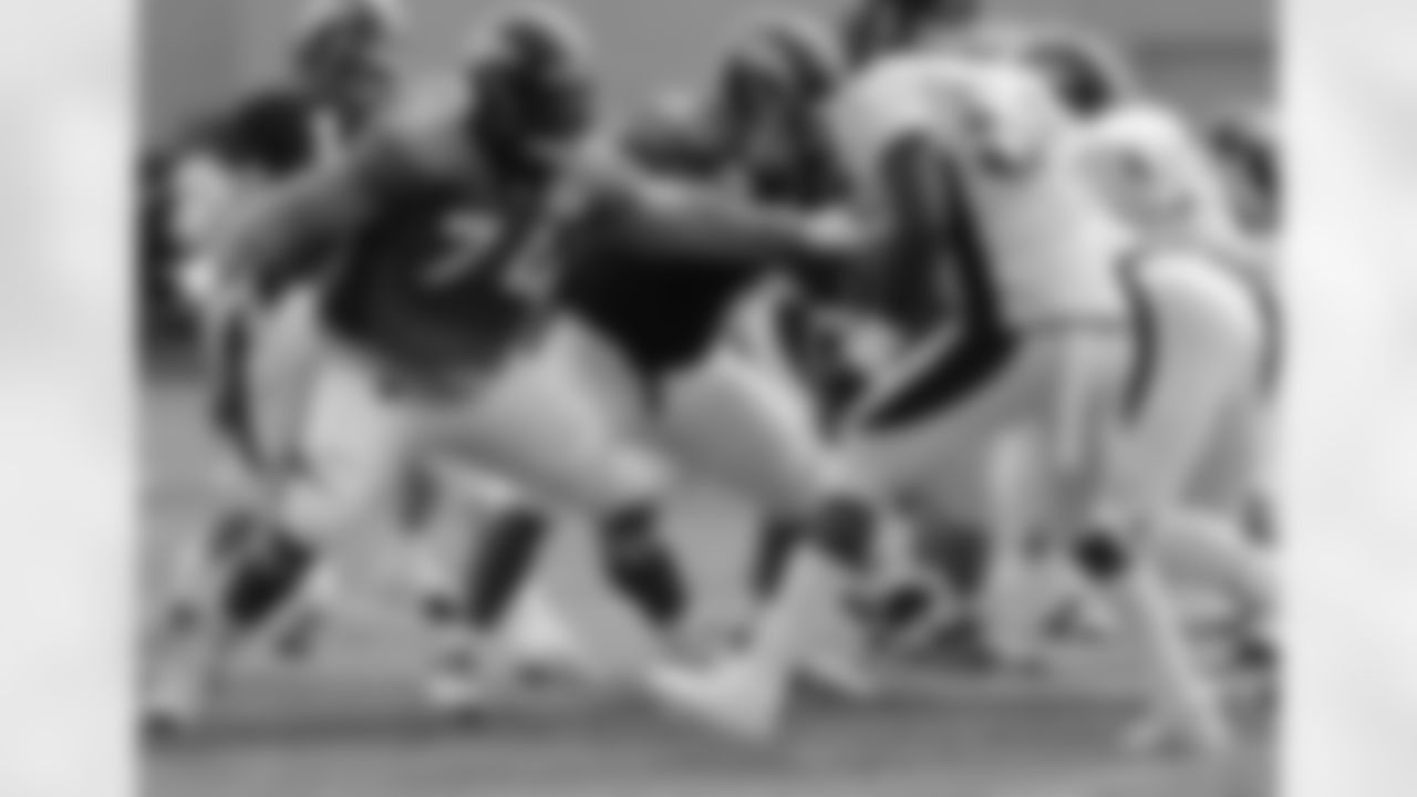OL Orlando Franklin gets ready to block LB Von Miller.