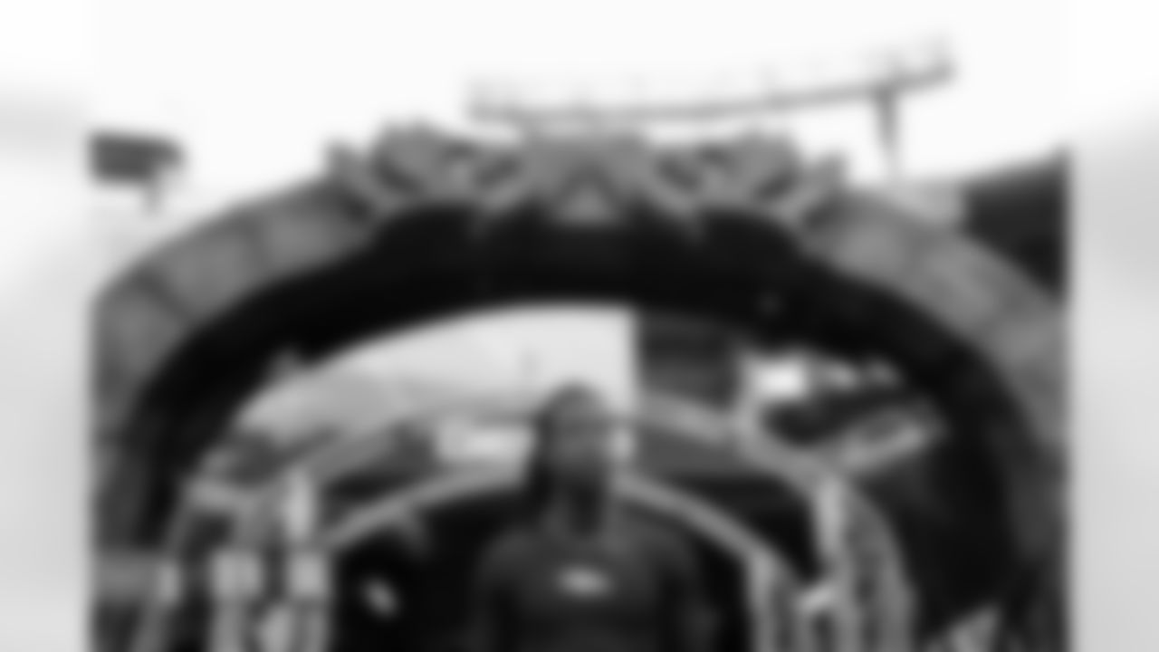 Jerry Jeudy before the Broncos' Week 13 game against the Baltimore Ravens at M&T Bank Stadium in Baltimore, Maryland on December 4, 2022. (Photo by Ben Swanson)