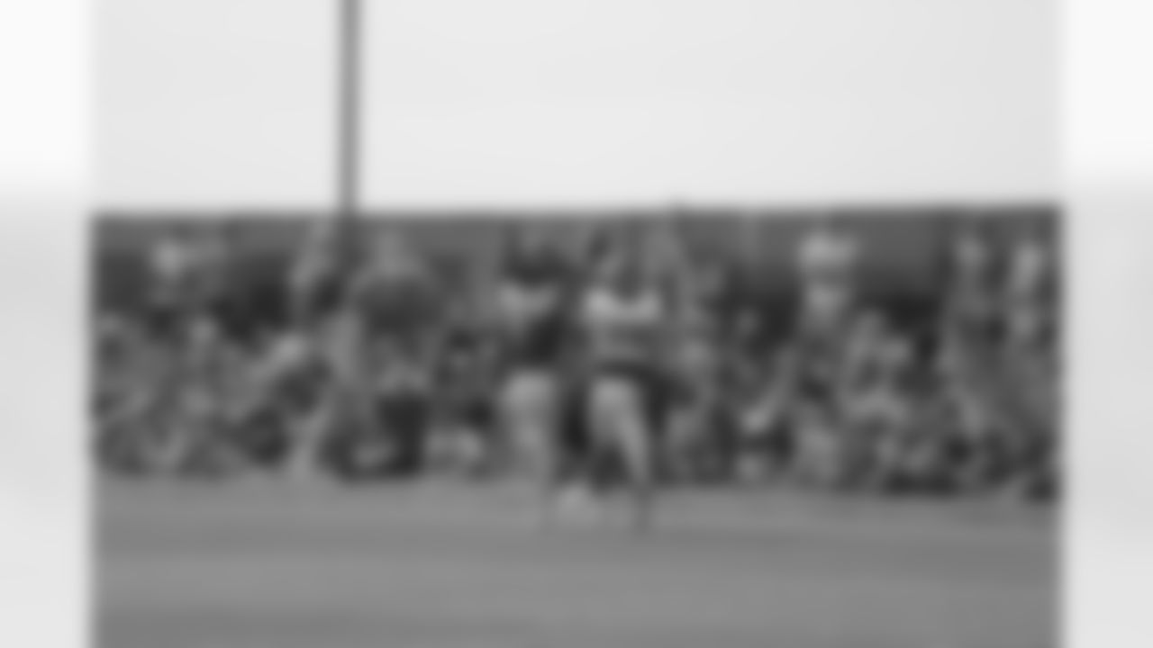 King hauls in a deep touchdown pass.