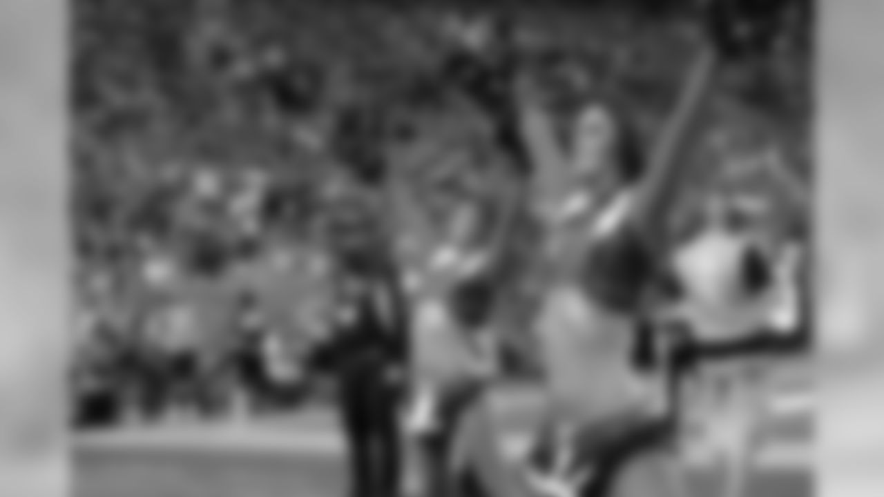 DBC, Cheerleaders, Denver Broncos, 170911, LAC, SDC Nikki