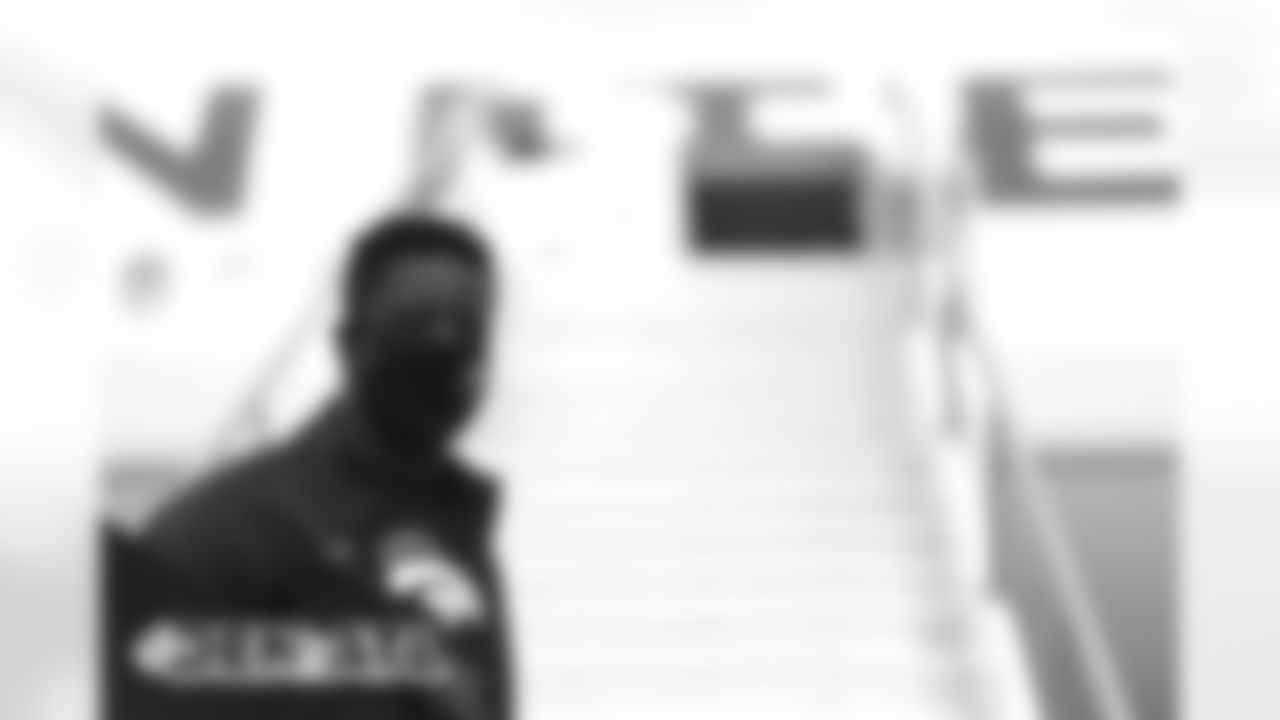 Jeremiah Attaochu at Signature Flight Support in Denver, Colorado, November 07, 2020.
Photo by Gabriel Christus